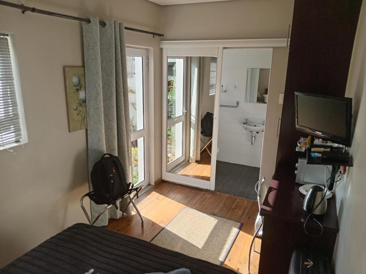 Urban Manor Bed & Breakfast พอร์ตเอลิซาเบธ ภายนอก รูปภาพ